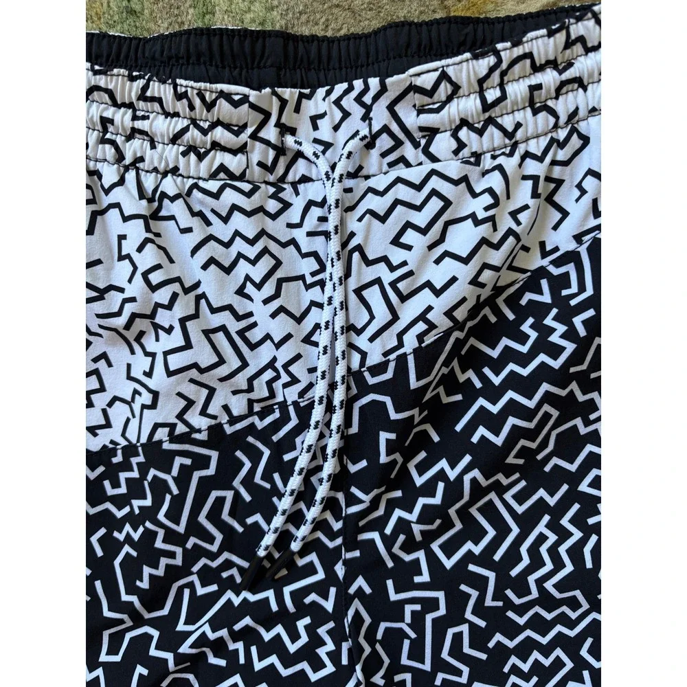 Chubbies Swim Trunks Men Large Black White The Radical 6.5